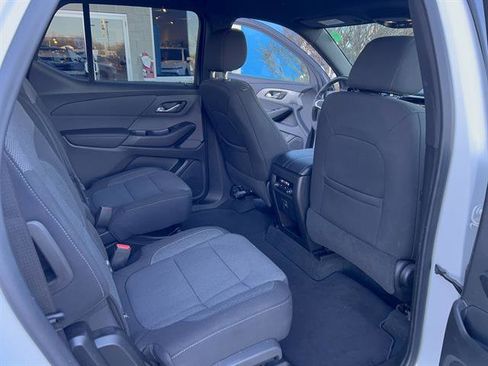Used 2022 Chevrolet Traverse LT image 21