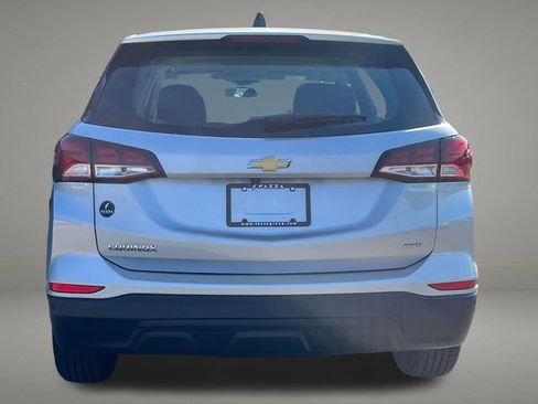 Used 2022 Chevrolet Equinox LS AWD/4WD image 4