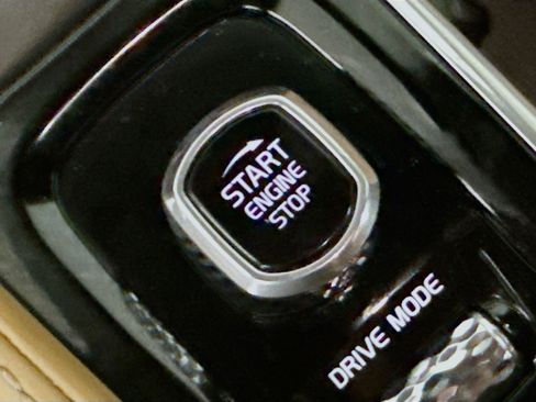 Used 2018 Volvo S90 T6 Inscription w/ Luxury Package image 21