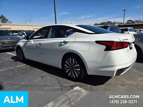 Used 2025 Nissan Altima 2.5 SV image 8