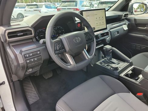 Used 2025 Toyota Tacoma TRD Off-Road image 16