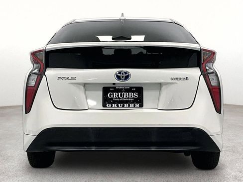 Used 2018 Toyota Prius One FWD image 5
