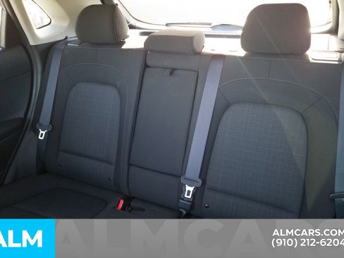 Used 2022 Hyundai Kona SEL w/ Convenience Package image 18