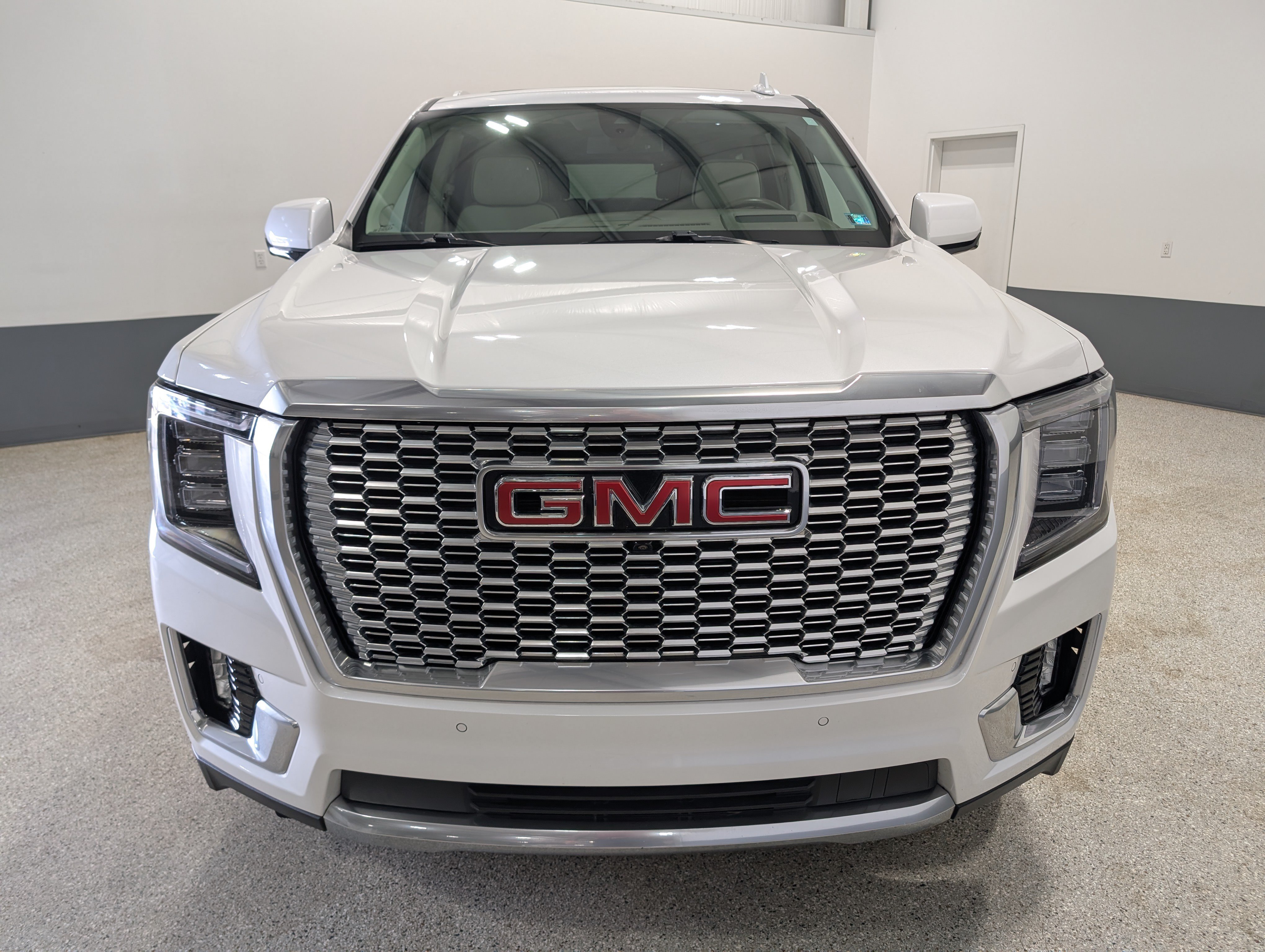Used 2022 GMC Yukon Denali AWD/4WD image 8