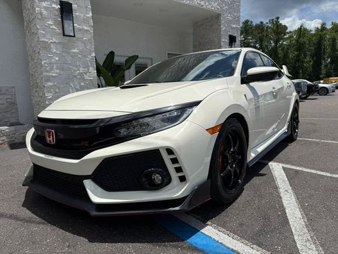 Used 2019 Honda Civic Type R image 11