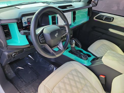 Used 2024 Ford Bronco Outer Banks AWD/4WD image 21