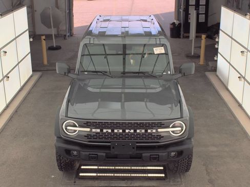 Used 2025 Ford Bronco Badlands AWD/4WD image 2