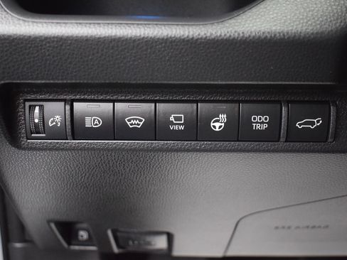 Used 2023 Toyota RAV4 XSE AWD/4WD image 17
