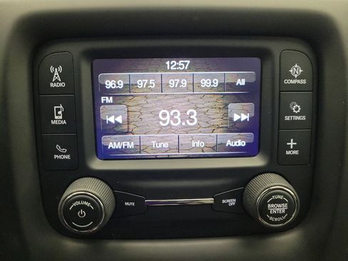 Used 2018 Jeep Compass Latitude image 25