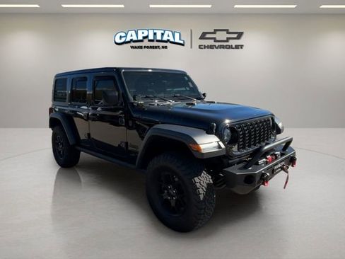 Used 2024 Jeep Wrangler Willys image 7