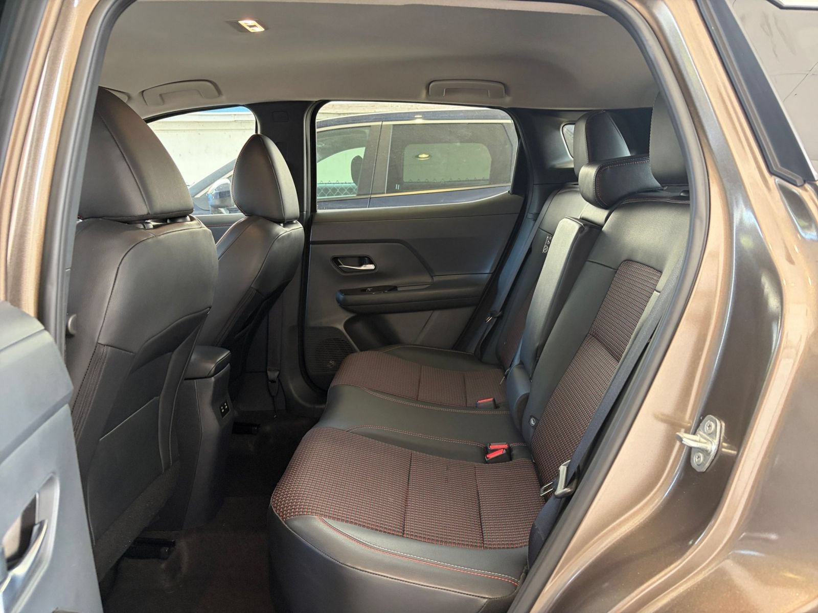 Used 2026 Nissan Kicks SR FWD image 25