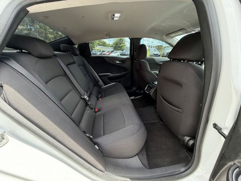 Used 2017 Chevrolet Malibu LT FWD image 32