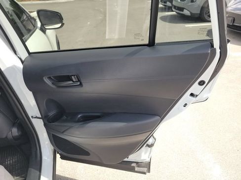 Used 2026 Toyota Corolla Cross LE FWD image 33