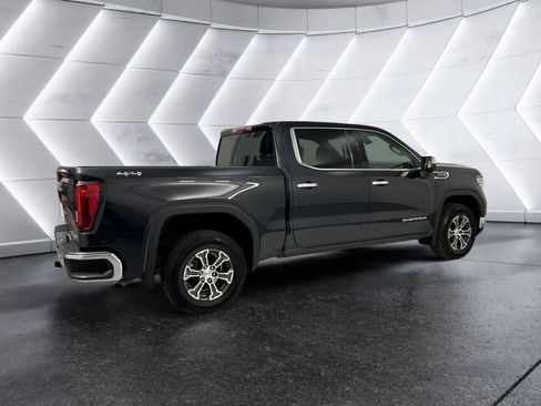 Used 2025 GMC Sierra 1500 SLT image 4