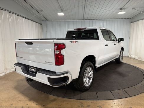 Used 2022 Chevrolet Silverado 1500 Custom image 9