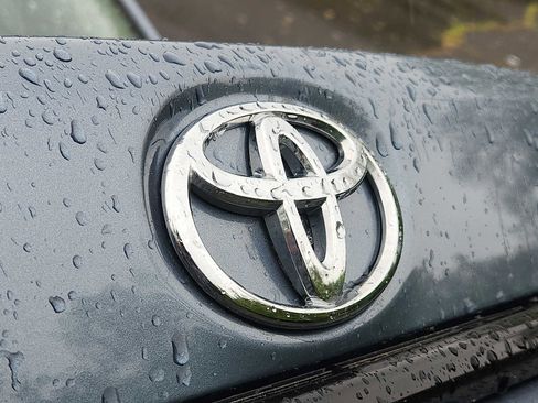 Used 2024 Toyota Corolla LE FWD image 28