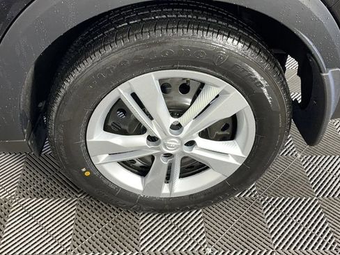 New 2025 Nissan Kicks Play S image 30