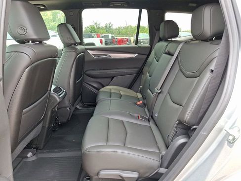 New 2025 Cadillac XT6 Luxury image 33