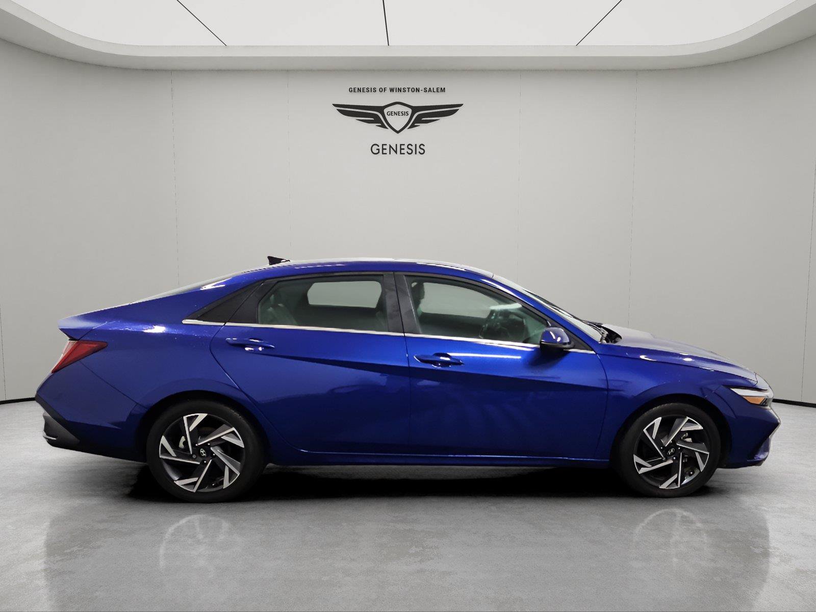 Used 2024 Hyundai Elantra Limited FWD image 6