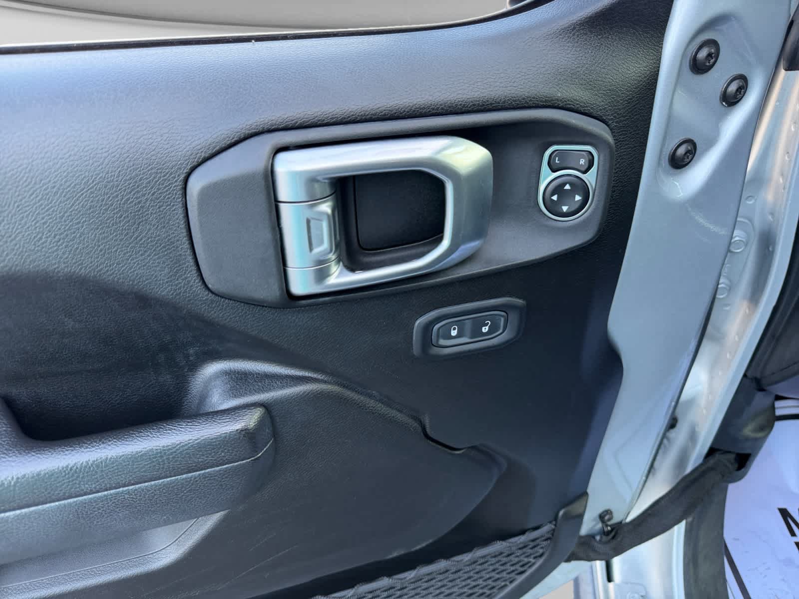 Used 2022 Jeep Wrangler Unlimited Sport AWD/4WD image 11