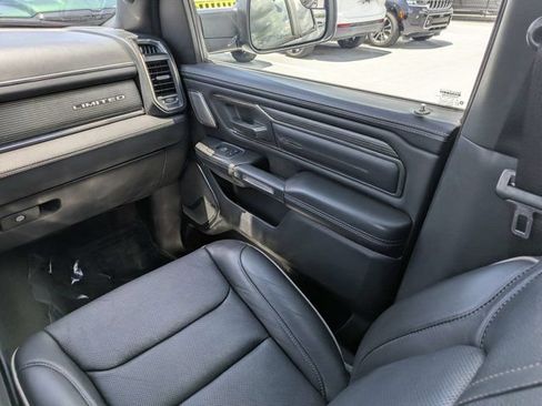 Used 2020 RAM 1500 Limited w/ Black Appearance Package AWD/4WD image 17