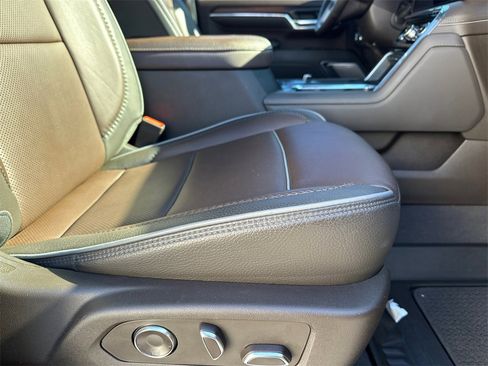 Used 2024 GMC Sierra 2500 Denali w/ Denali Reserve Package image 14