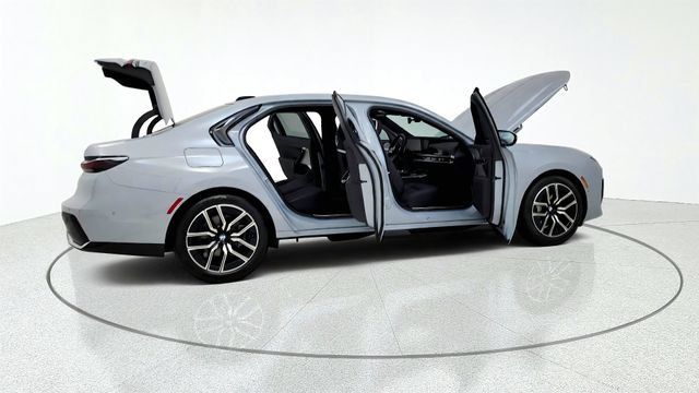 Used 2025 BMW 740i RWD image 19