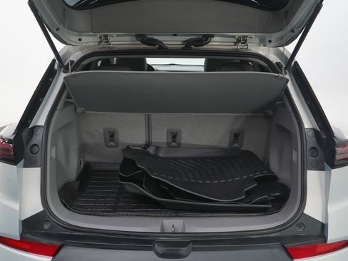 Used 2022 Chevrolet Bolt EUV Premier w/ Launch Edition image 9