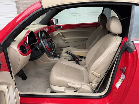 Used 2015 Volkswagen Beetle 1.8T FWD image 3