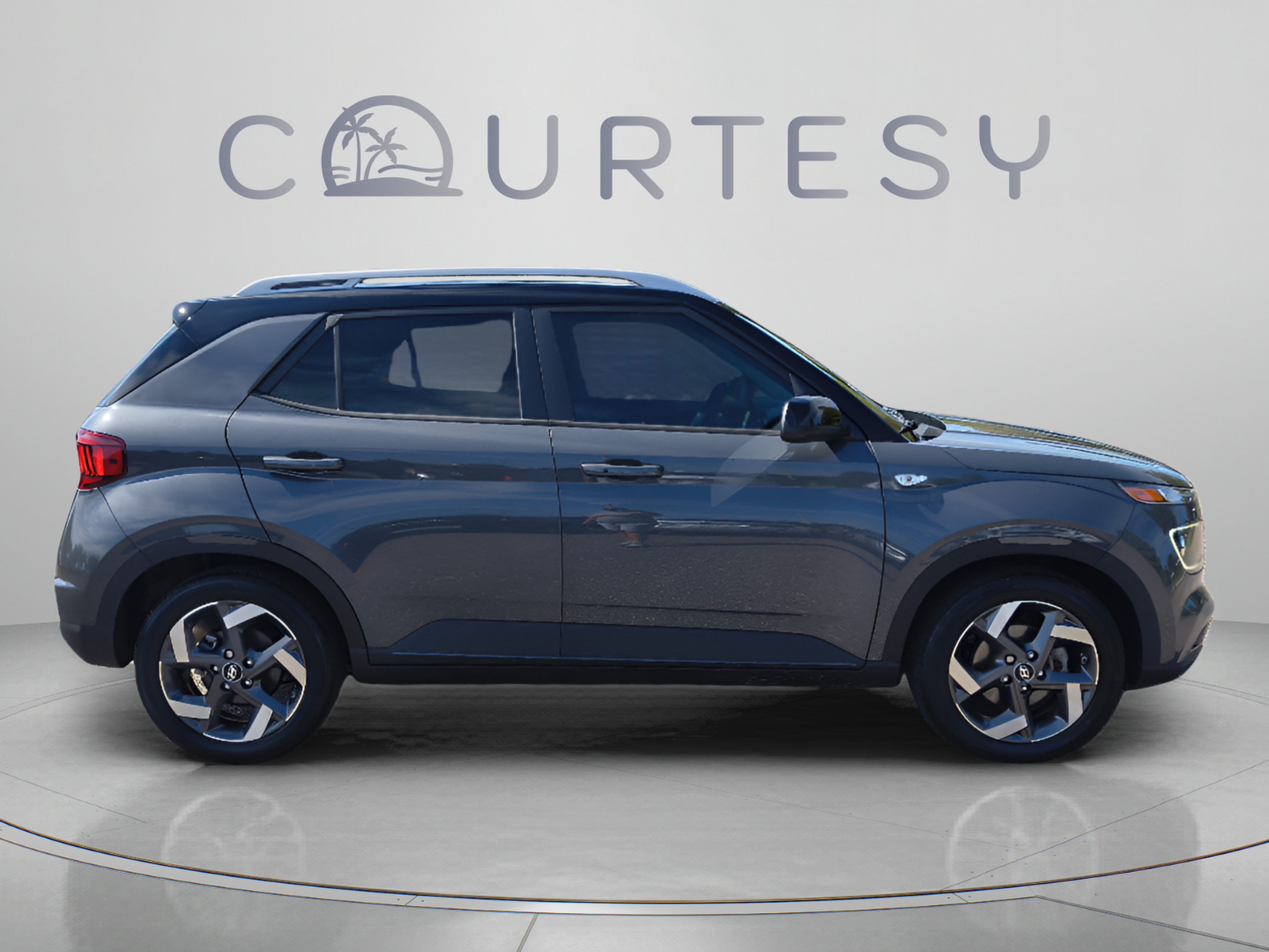 Certified 2024 Hyundai Venue Limited FWD image 6
