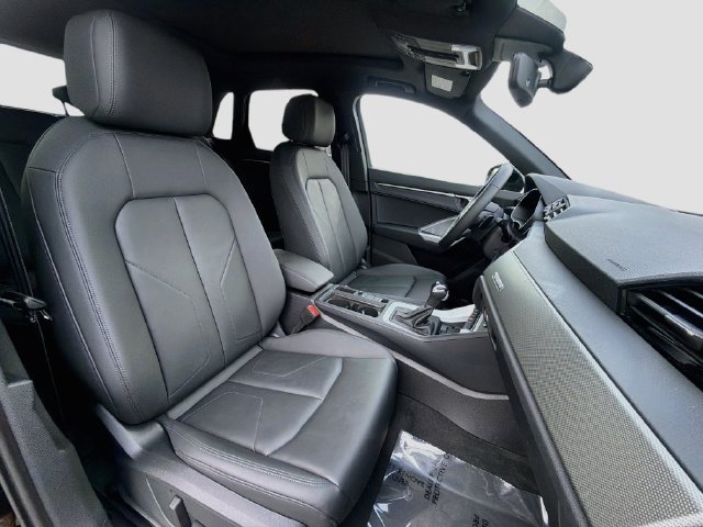 Used 2025 Audi Q3 2.0T Premium w/ Convenience Plus Package AWD/4WD image 15