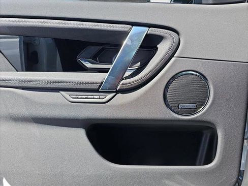New 2025 Land Rover Discovery Sport S image 28