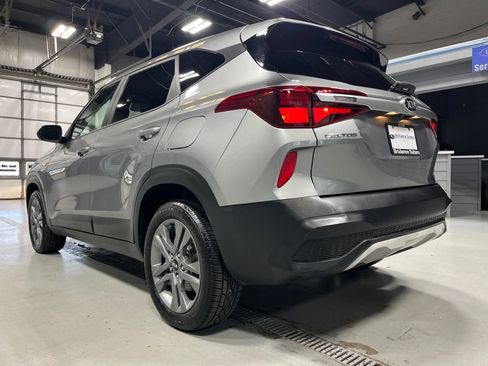 Used 2021 Kia Seltos LX AWD/4WD image 5