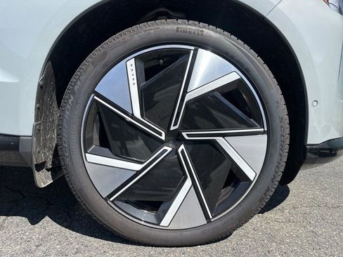 New 2025 Volvo EX90 Ultra image 9