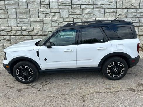 Used 2023 Ford Bronco Sport Outer Banks w/ Tech Package AWD/4WD image 3