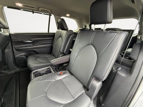 Certified 2025 Toyota Grand Highlander AWD image 11