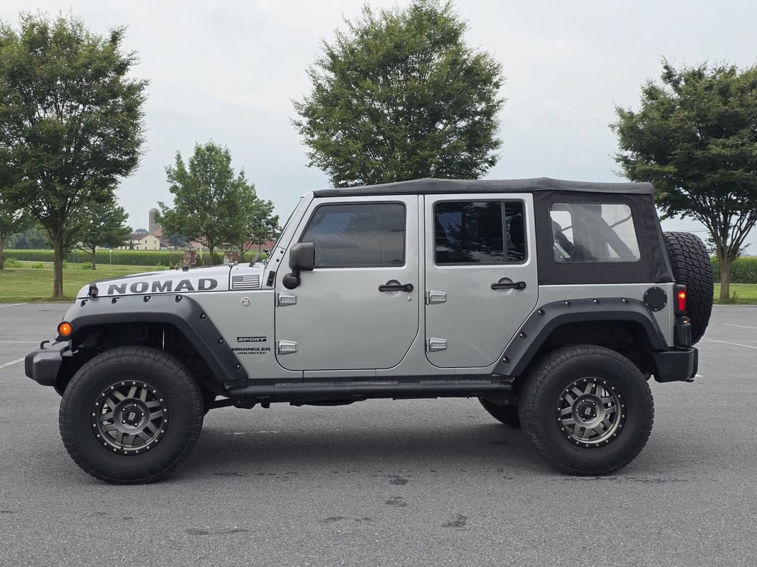 Used 2017 Jeep Wrangler Unlimited Sport w/ Connectivity Group AWD/4WD image 5