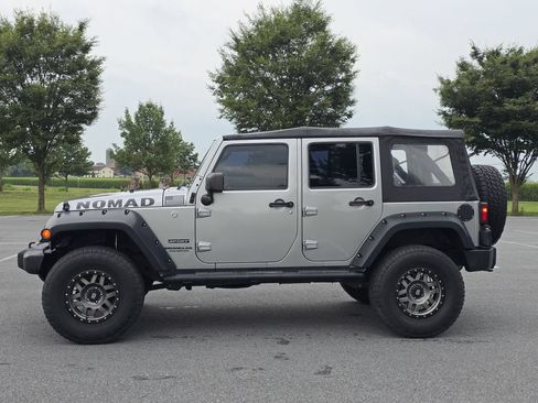 Used 2017 Jeep Wrangler Unlimited Sport w/ Connectivity Group AWD/4WD image 5