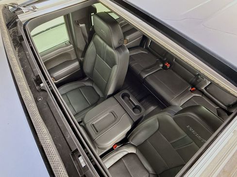 Used 2022 Chevrolet Silverado 1500 High Country w/ Technology Package image 23