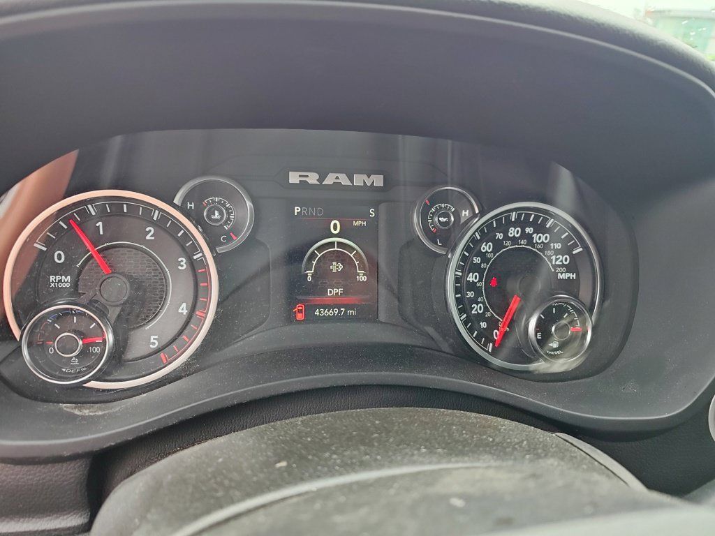 Used 2024 RAM 2500 Big Horn AWD/4WD image 10