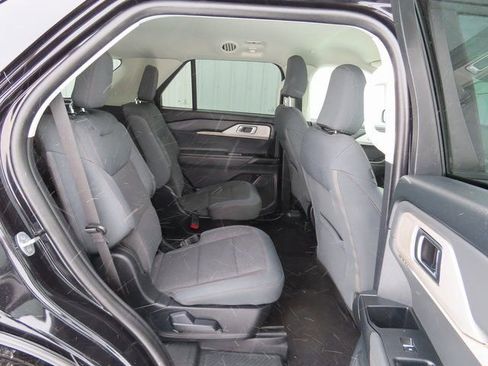 Used 2025 Ford Explorer Active image 30