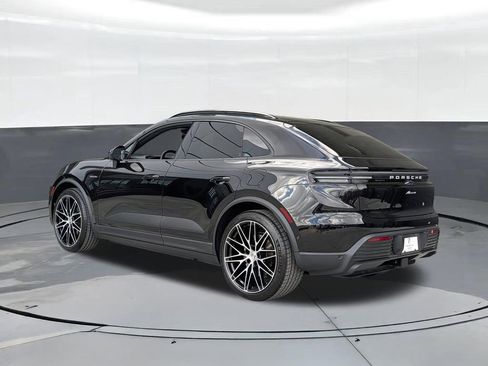 New 2026 Porsche Macan Electric RWD image 3