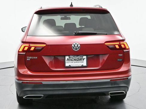 Used 2018 Volkswagen Tiguan SE w/ Panoramic Sunroof Package FWD image 6
