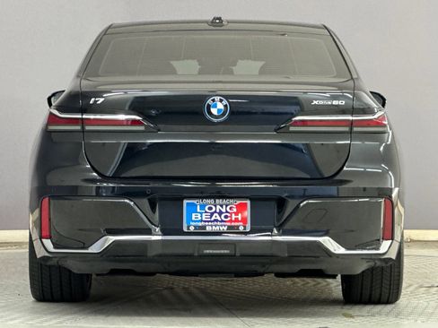 Certified 2023 BMW i7 xDrive60 w/ Executive Package 2 AWD/4WD image 9