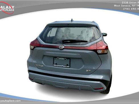 Used 2024 Nissan Kicks SR w/ SR Premium Package FWD image 6