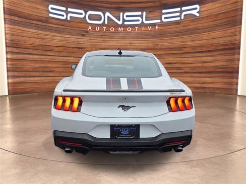 Used 2025 Ford Mustang Premium image 6