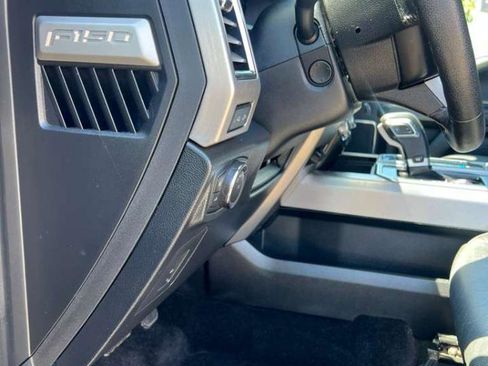 Used 2015 Ford F150 Platinum w/ Equipment Group 701A Luxury AWD/4WD image 35