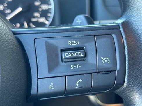 Used 2024 Nissan Rogue S FWD image 30