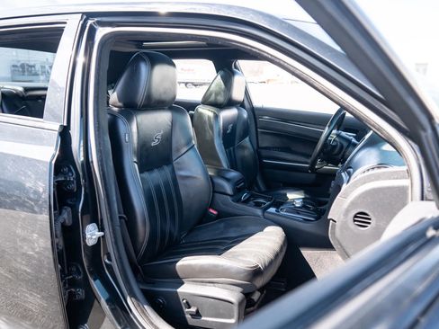 Used 2019 Chrysler 300 S w/ S Model Appearance Package RWD image 18