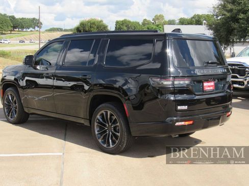 Used 2025 Jeep Grand Wagoneer Series III w/ Quick Order Packagew 28T AWD/4WD image 3